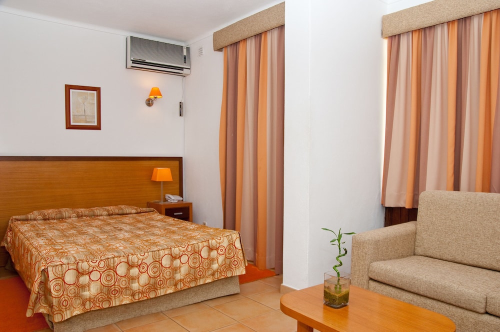 Hotel Pinhal do Sol — Hotel rooms in Quarteira, Faro