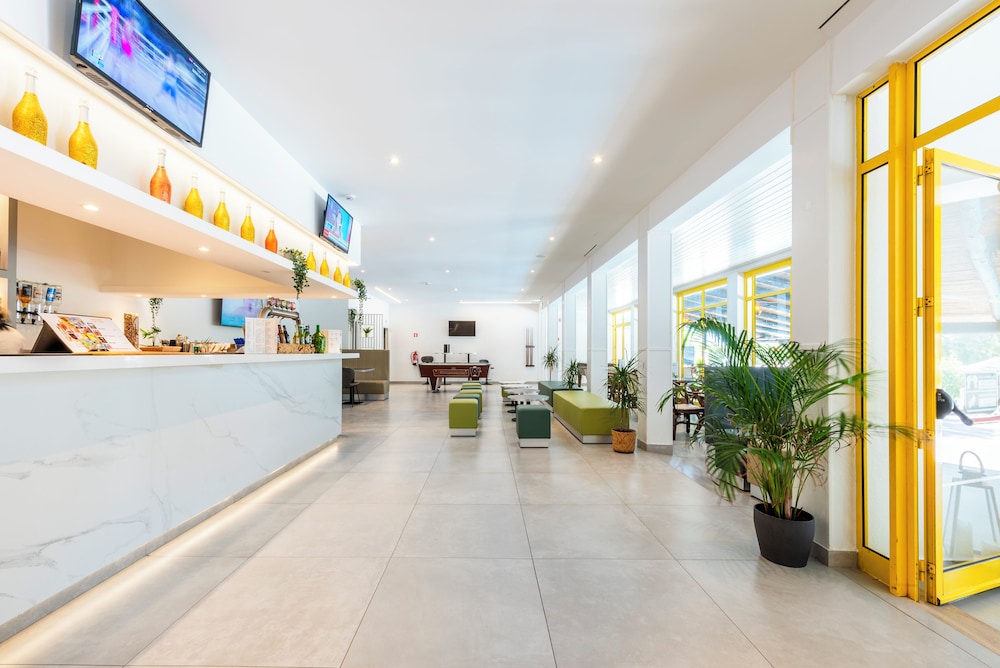 Hotel Pinhal do Sol — Restaurant & bars in Quarteira, Faro