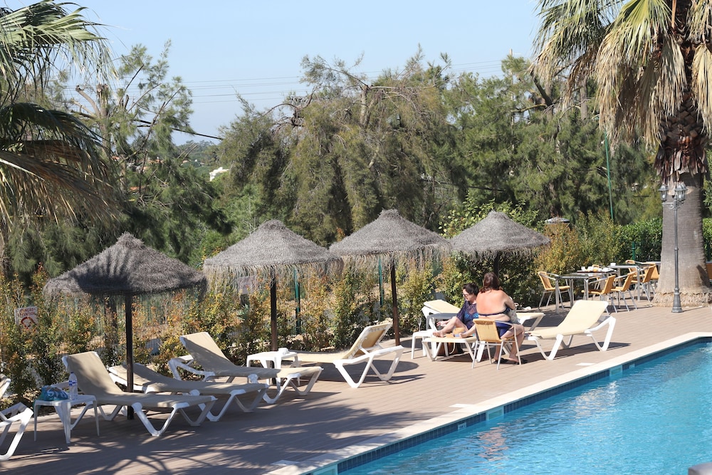 Hotel Pinhal do Sol — Swimming pool in Quarteira, Faro