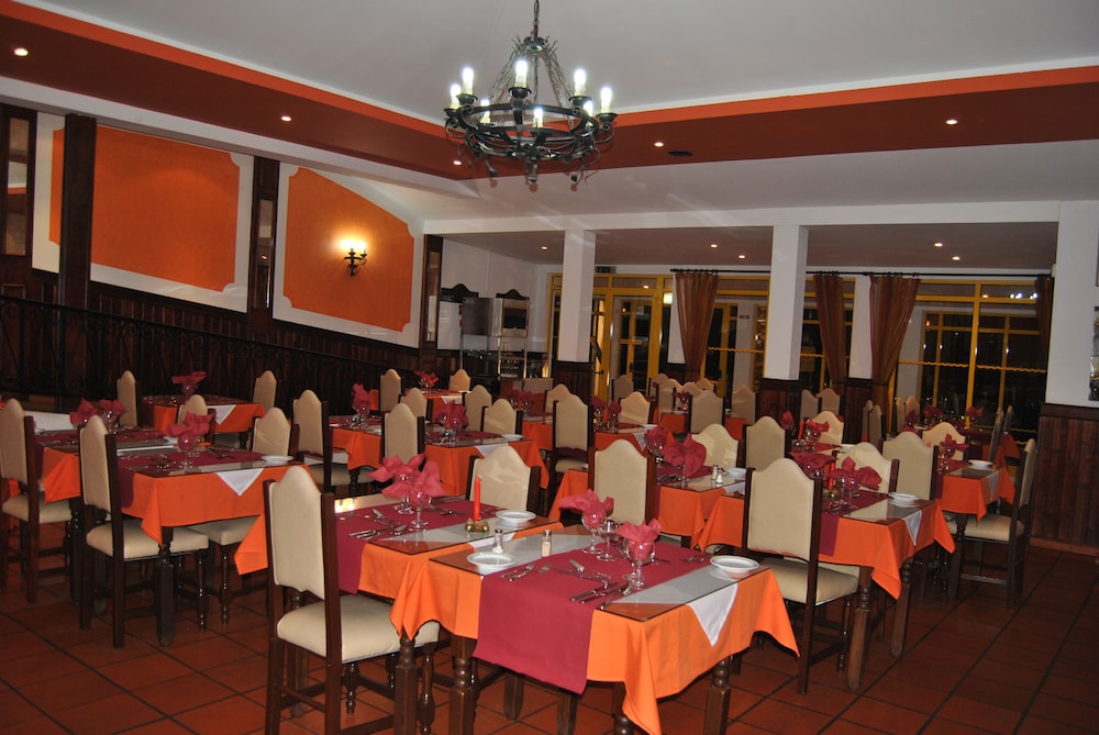 Hotel Pinhal do Sol — Restaurant & bars in Quarteira, Faro