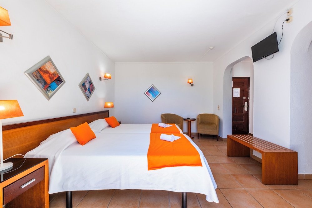 Hotel Pinhal do Sol — Hotel rooms in Quarteira, Faro