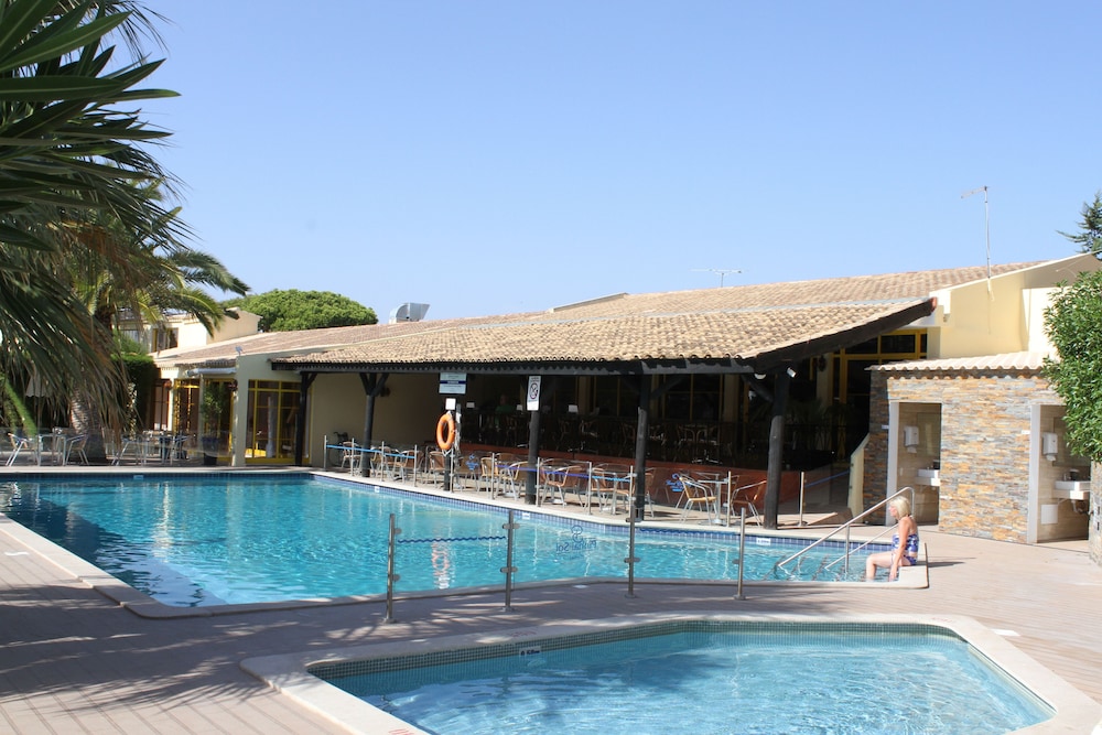 Hotel Pinhal do Sol — Swimming pool in Quarteira, Faro