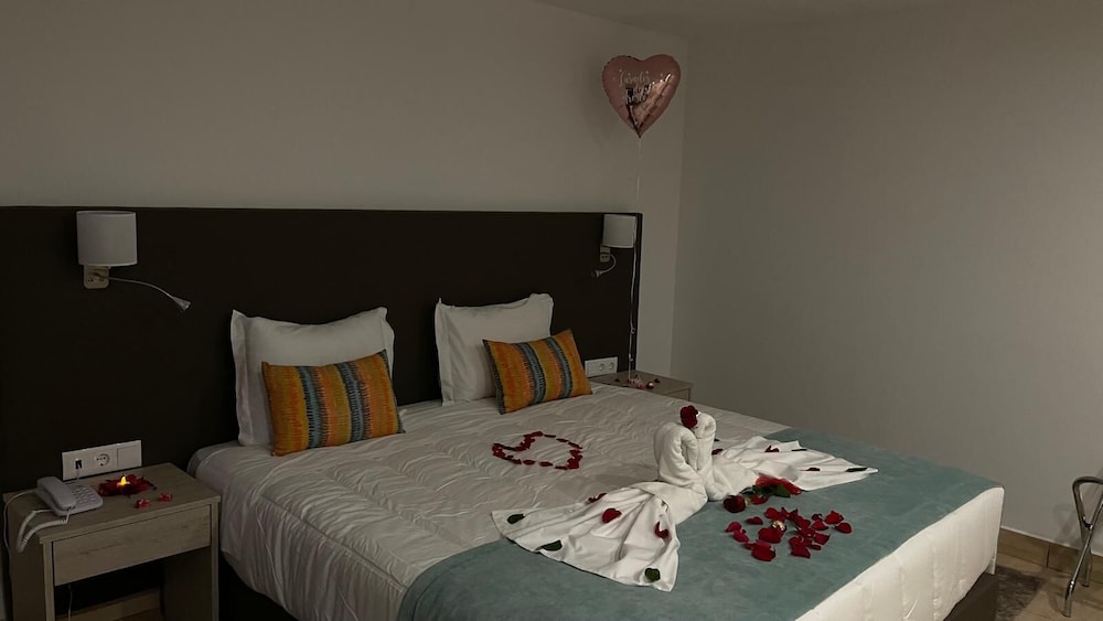 Hotel Pinhal do Sol — Hotel rooms in Quarteira, Faro