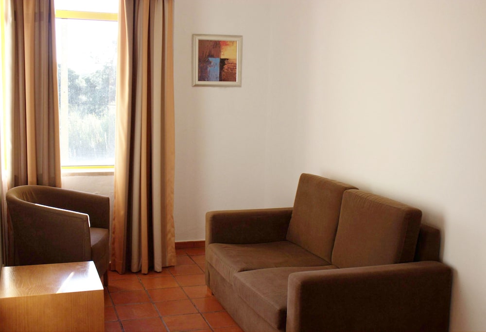 Hotel Pinhal do Sol — Hotel rooms in Quarteira, Faro
