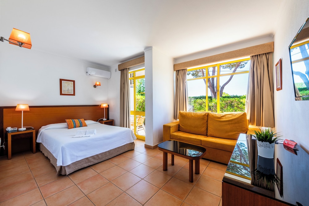 Hotel Pinhal do Sol — Hotel rooms in Quarteira, Faro
