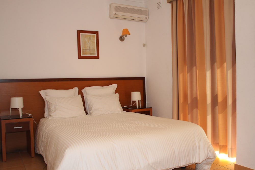 Hotel Pinhal do Sol — Hotel rooms in Quarteira, Faro