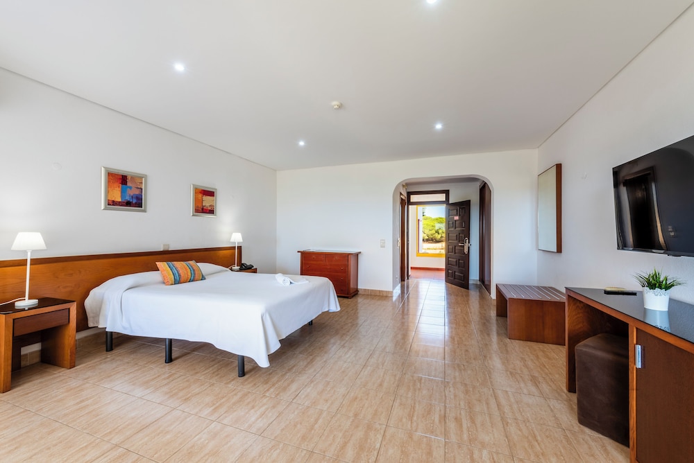 Hotel Pinhal do Sol — Hotel rooms in Quarteira, Faro