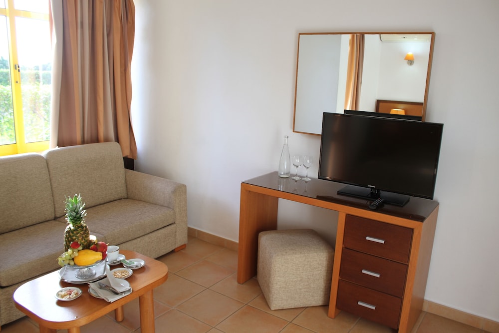 Hotel Pinhal do Sol — Hotel rooms in Quarteira, Faro