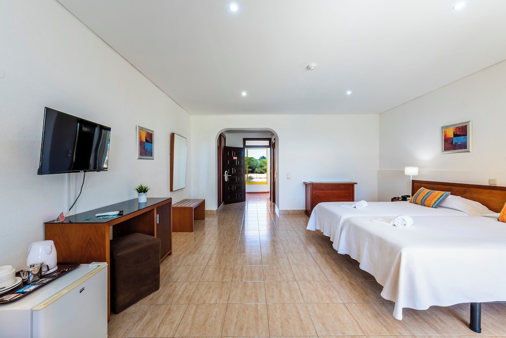 Hotel Pinhal do Sol — Hotel rooms in Quarteira, Faro
