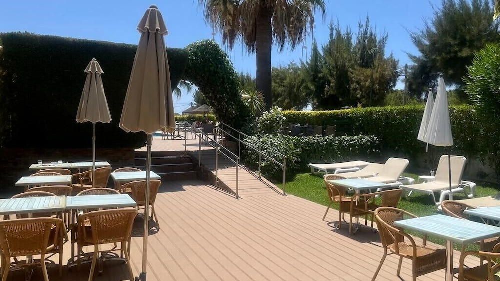 Hotel Pinhal do Sol — Restaurant & bars in Quarteira, Faro