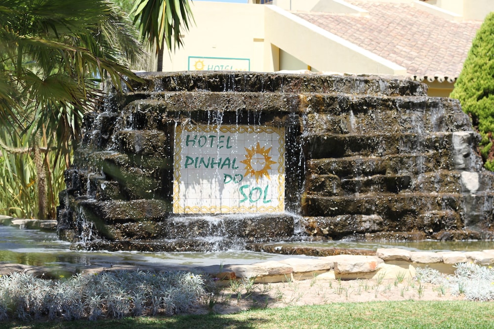 Hotel Pinhal do Sol — Hotel building in Quarteira, Faro