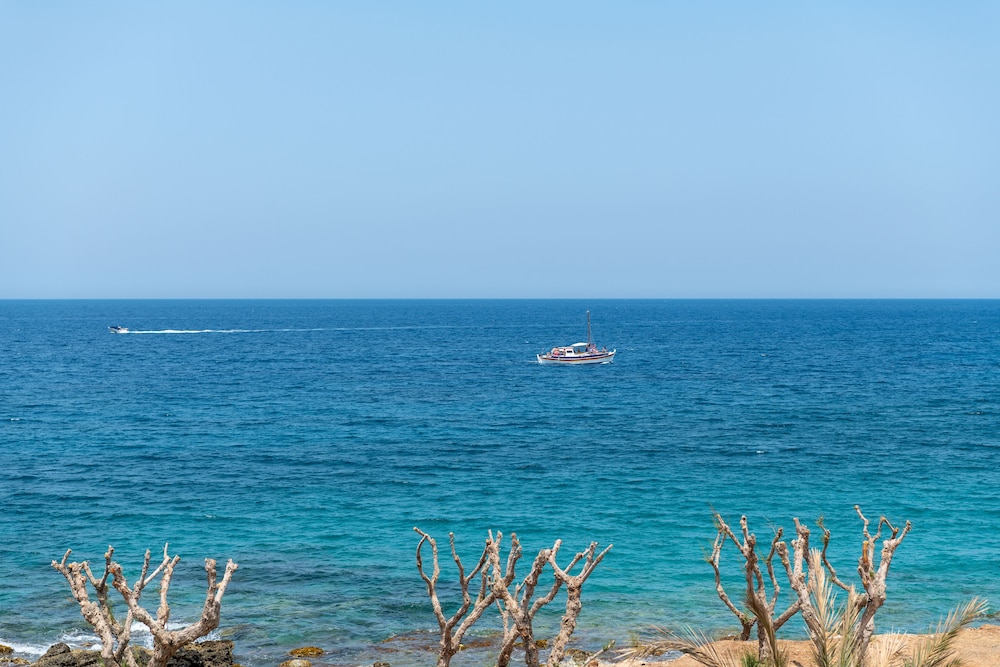 Maritimo Beach Hotel — Beach in Sissi