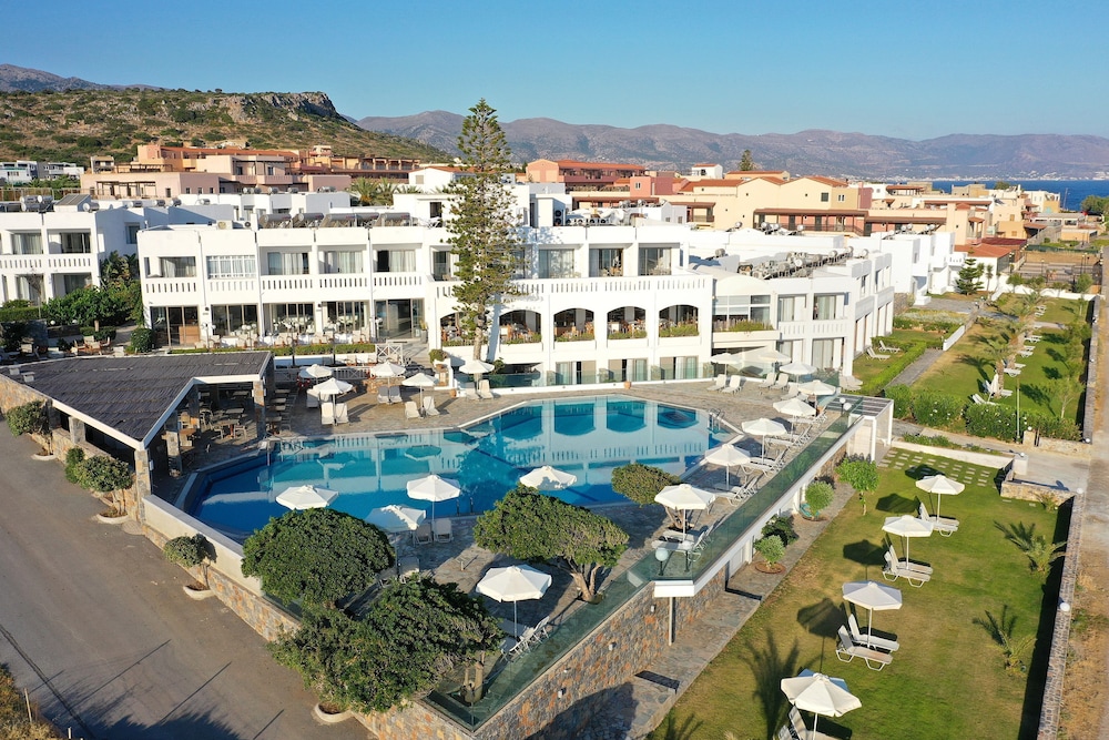 Maritimo Beach Hotel — Main photo in Sissi