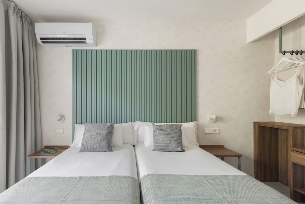 Eurosalou Hotel & Spa — Hotel rooms in Salou, Catalonia