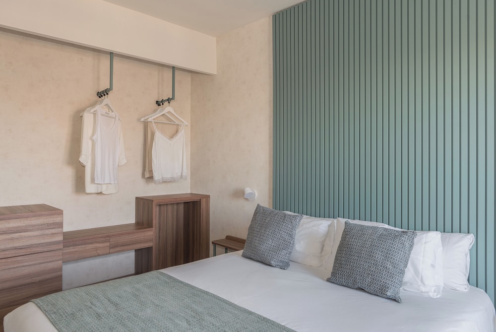 Eurosalou Hotel & Spa — Hotel rooms in Salou, Catalonia