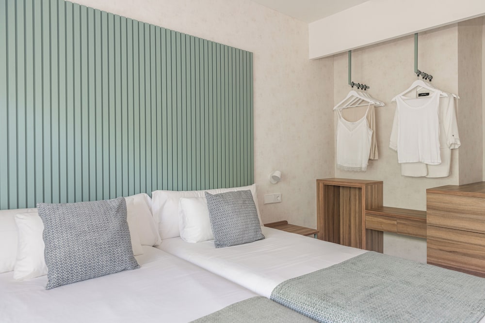 Eurosalou Hotel & Spa — Hotel rooms in Salou, Catalonia