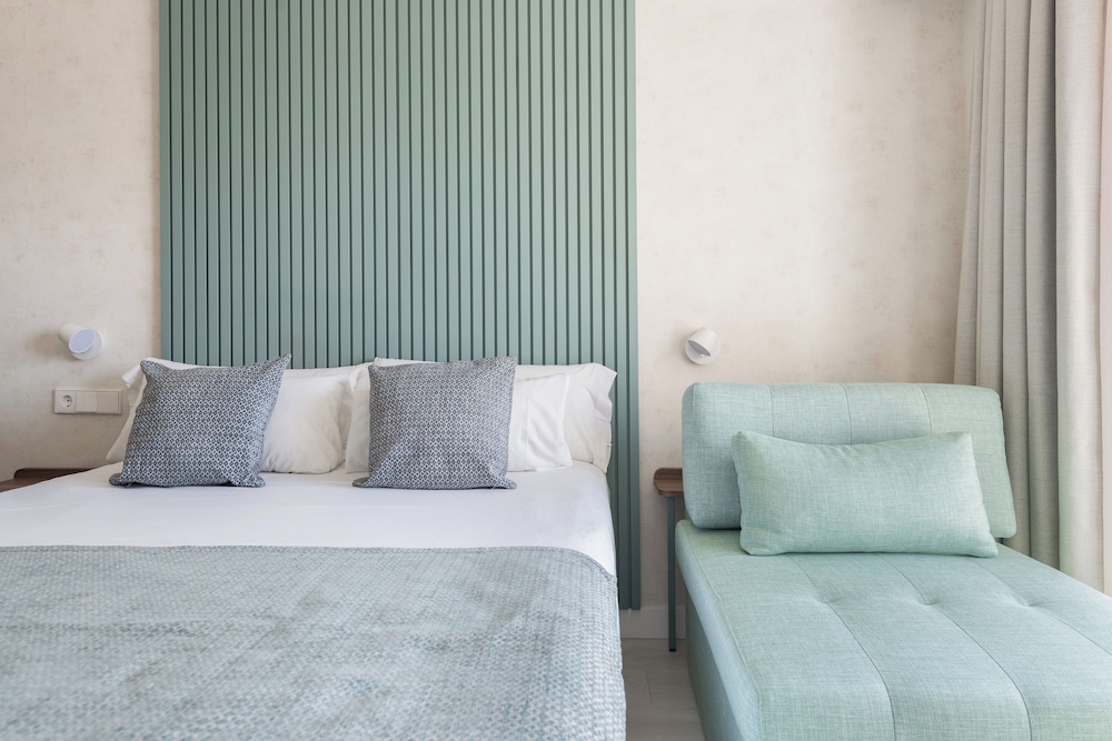 Eurosalou Hotel & Spa — Hotel rooms in Salou, Catalonia