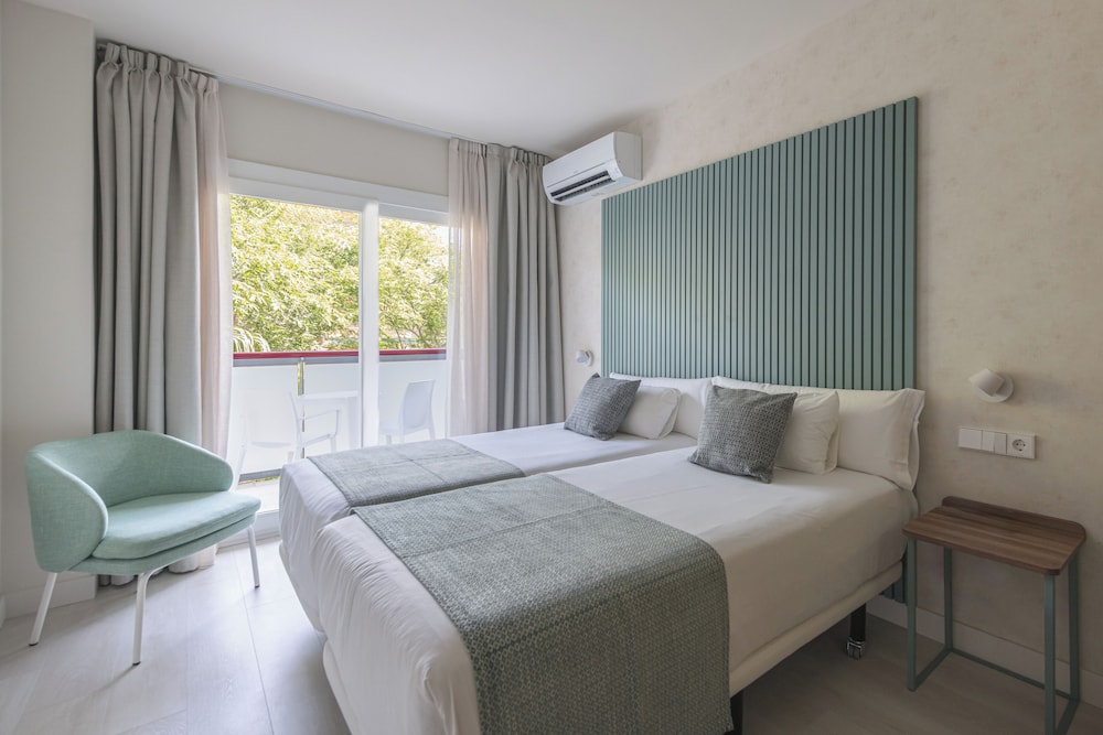 Eurosalou Hotel & Spa — Hotel rooms in Salou, Catalonia