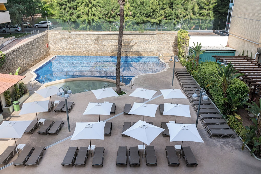 Eurosalou Hotel & Spa — Swimming pool in Salou, Catalonia