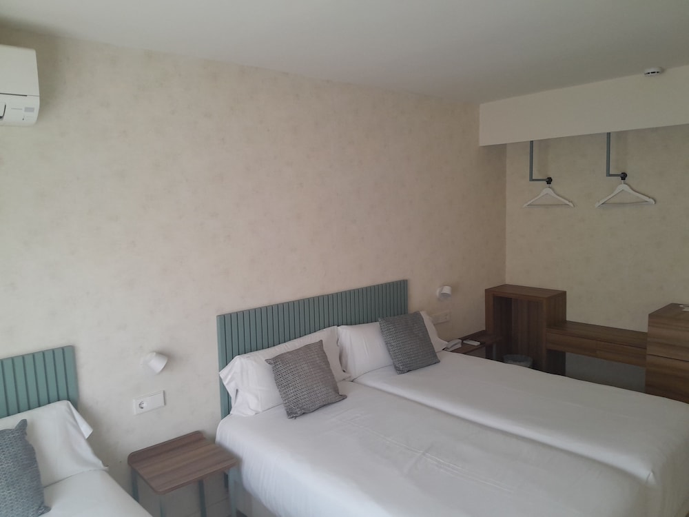 Eurosalou Hotel & Spa — Hotel rooms in Salou, Catalonia