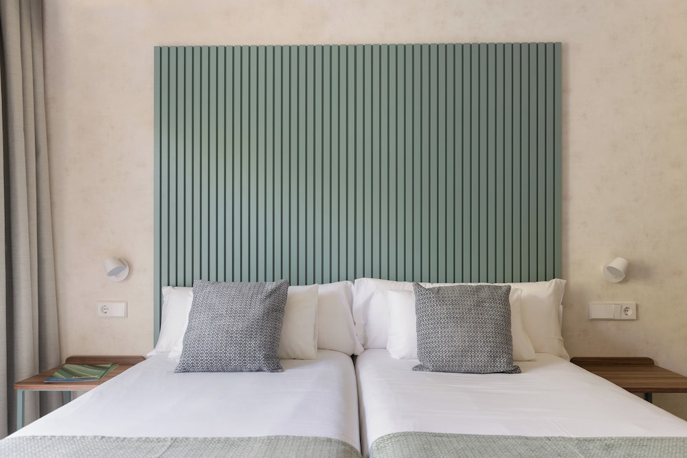 Eurosalou Hotel & Spa — Hotel rooms in Salou, Catalonia