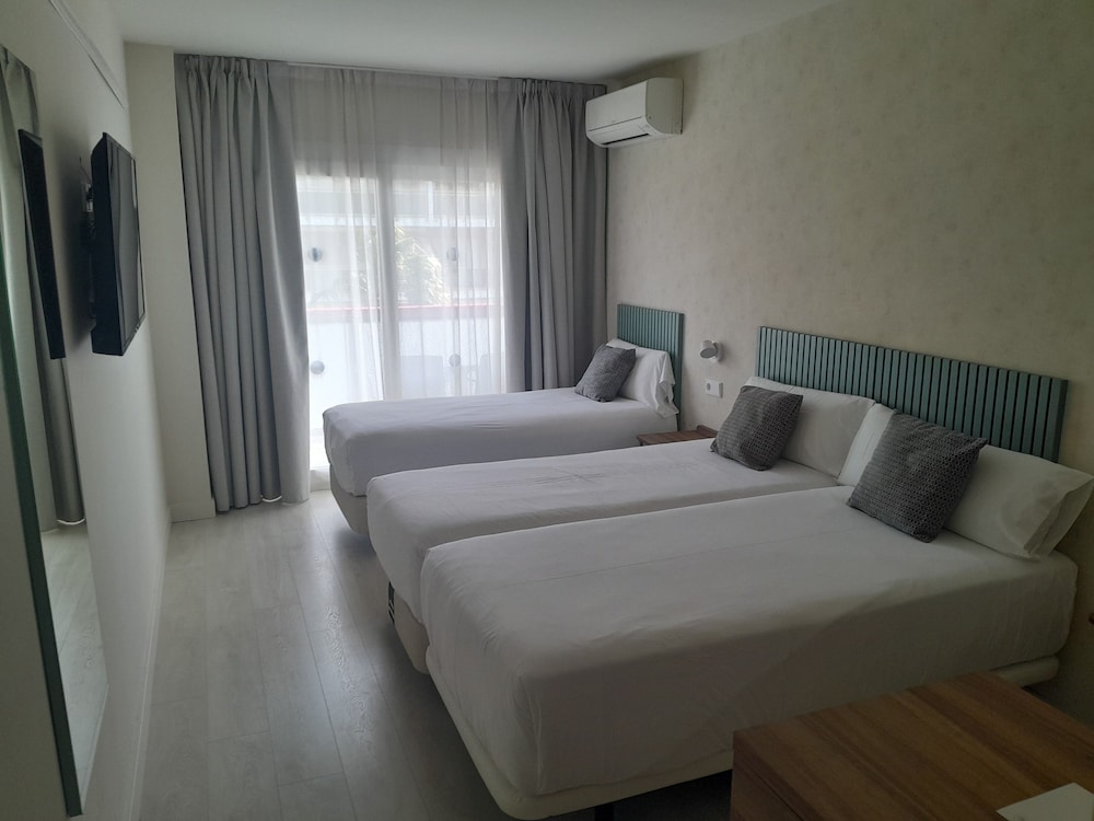 Eurosalou Hotel & Spa — Hotel rooms in Salou, Catalonia