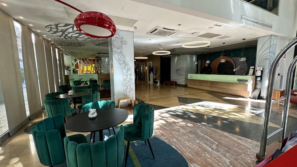 Evenia Rossello — Restaurant & bars in Barcelona, Catalonia