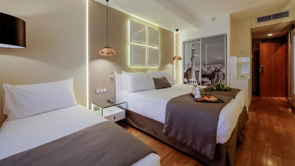 Evenia Rossello — Hotel rooms in Barcelona, Catalonia
