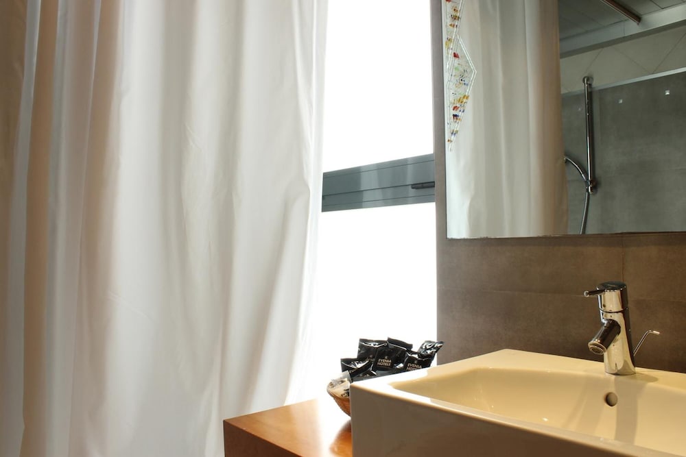Evenia Rossello — Hotel rooms in Barcelona, Catalonia