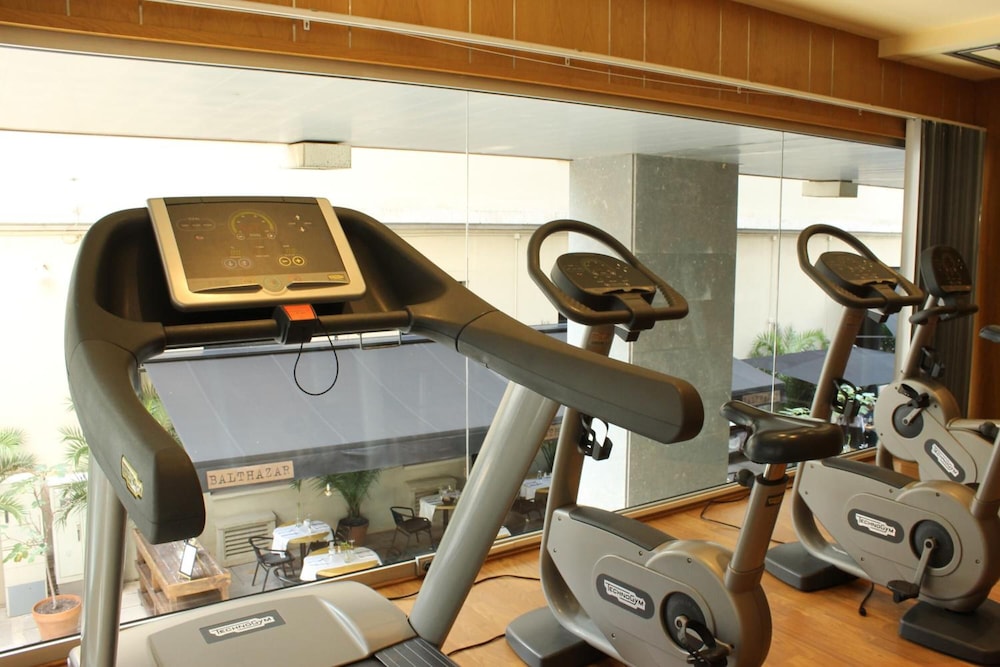 Evenia Rossello — Sports & recreation in Barcelona, Catalonia