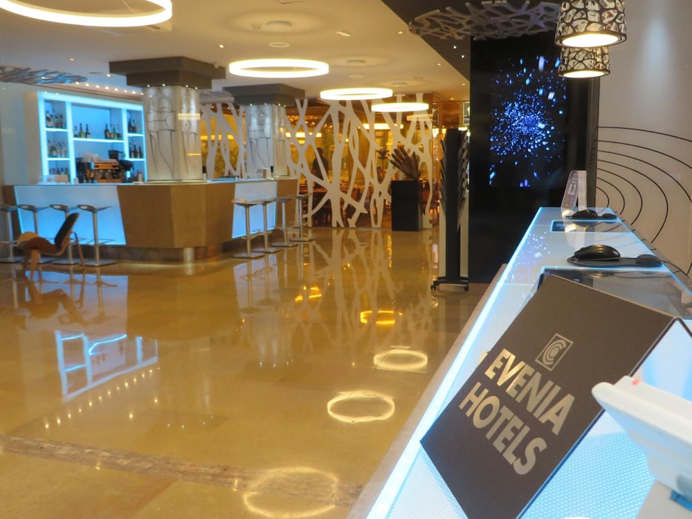 Evenia Rossello — Restaurant & bars in Barcelona, Catalonia
