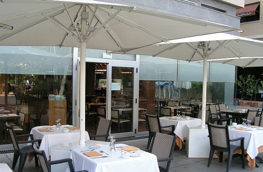 Evenia Rossello — Restaurant & bars in Barcelona, Catalonia