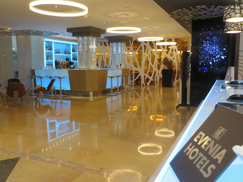 Evenia Rossello — Restaurant & bars in Barcelona, Catalonia