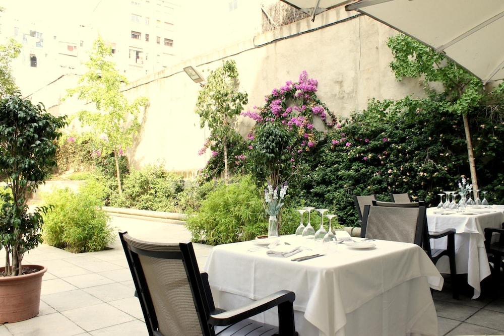 Evenia Rossello — Restaurant & bars in Barcelona, Catalonia