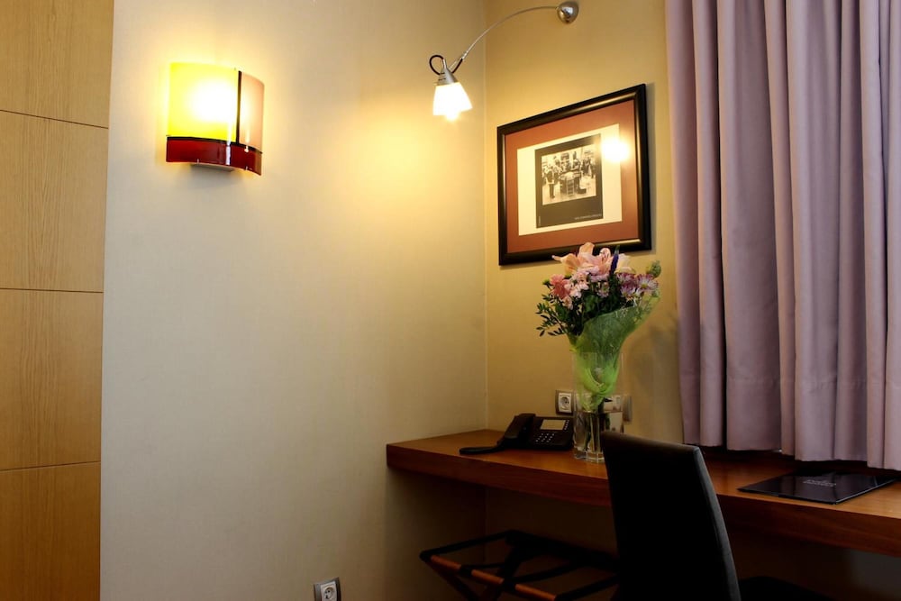 Evenia Rossello — Hotel rooms in Barcelona, Catalonia