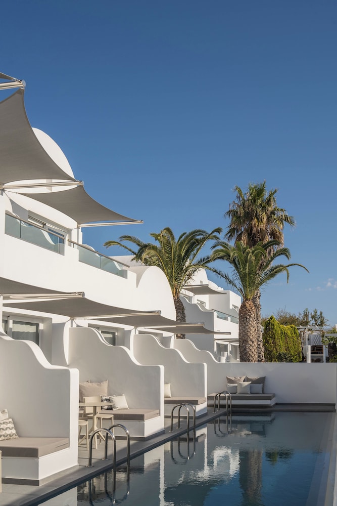 Aressana Spa Hotel & Suites - Small Luxury Hotels of the World — Hotel building in Karterados, South Aegean
