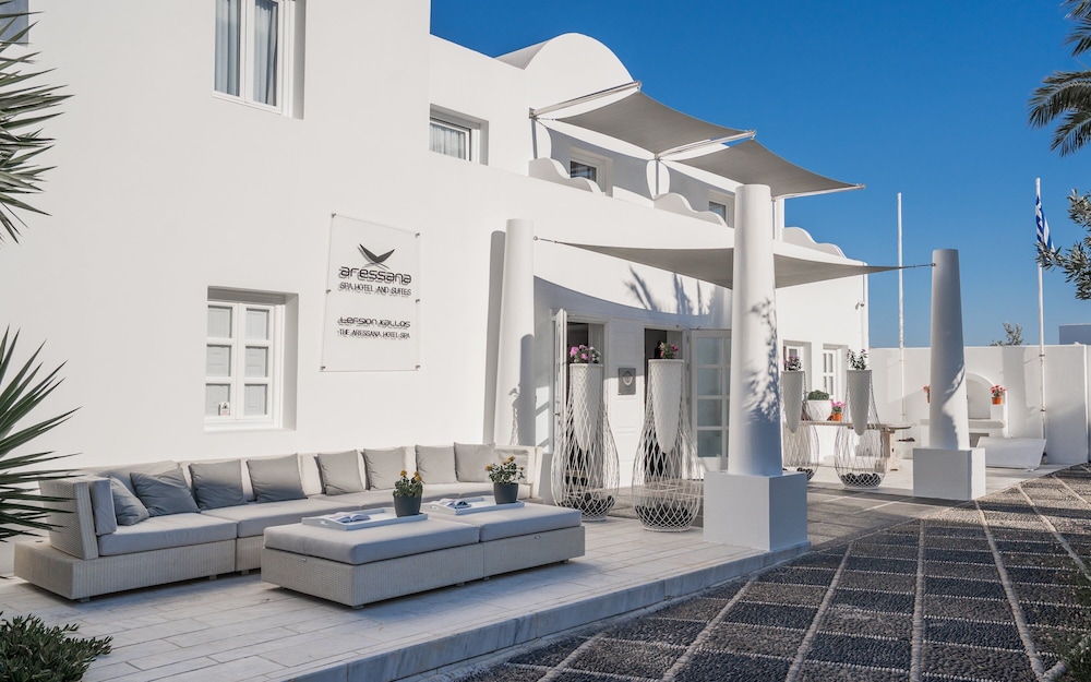 Aressana Spa Hotel & Suites - Small Luxury Hotels of the World — Hotel building in Karterados, South Aegean