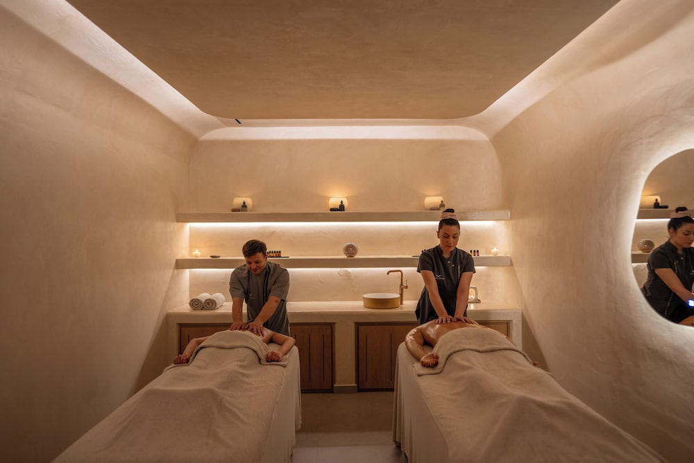 Aressana Spa Hotel & Suites - Small Luxury Hotels of the World — Hotel rooms in Karterados, South Aegean
