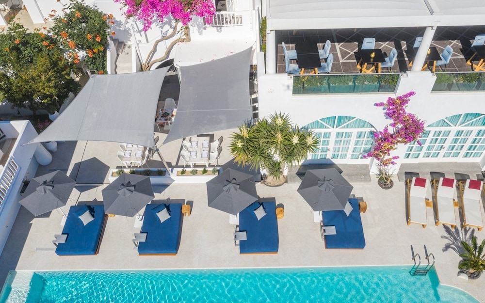 Aressana Spa Hotel & Suites - Small Luxury Hotels of the World — Swimming pool in Karterados, South Aegean