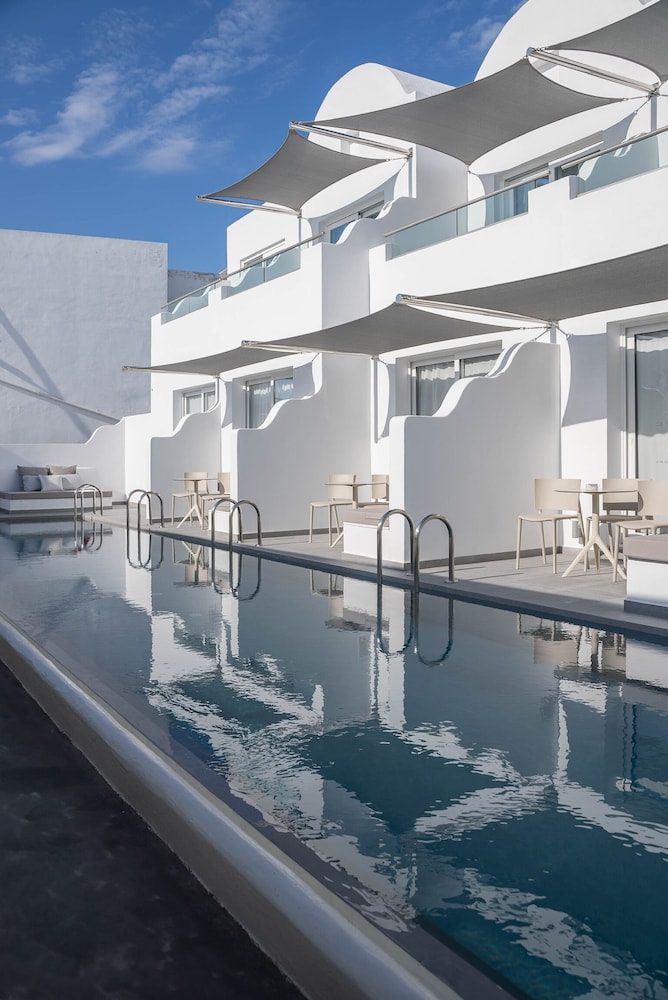 Aressana Spa Hotel & Suites - Small Luxury Hotels of the World — Hotel building in Karterados, South Aegean