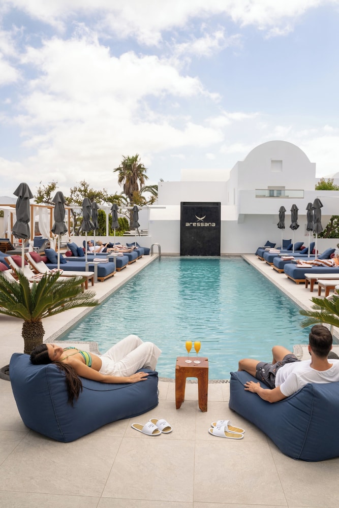 Aressana Spa Hotel & Suites - Small Luxury Hotels of the World — Swimming pool in Karterados, South Aegean