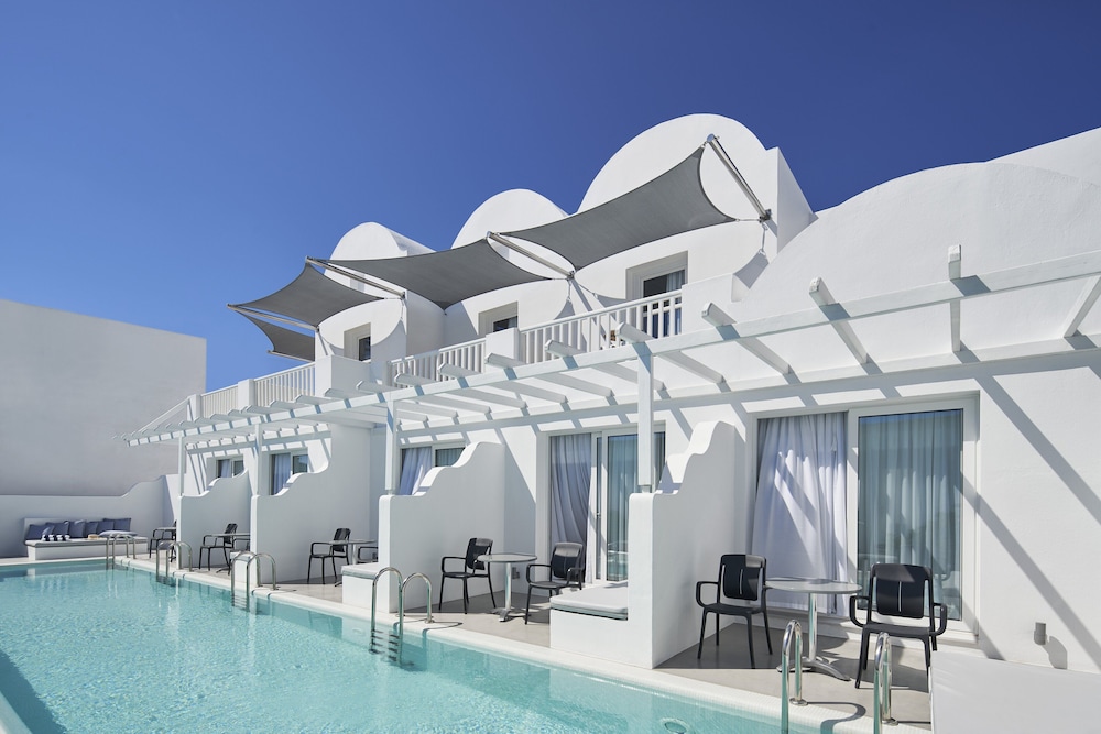 Aressana Spa Hotel & Suites - Small Luxury Hotels of the World — Hotel building in Karterados, South Aegean