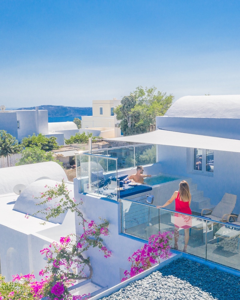 Aressana Spa Hotel & Suites - Small Luxury Hotels of the World — Swimming pool in Karterados, South Aegean