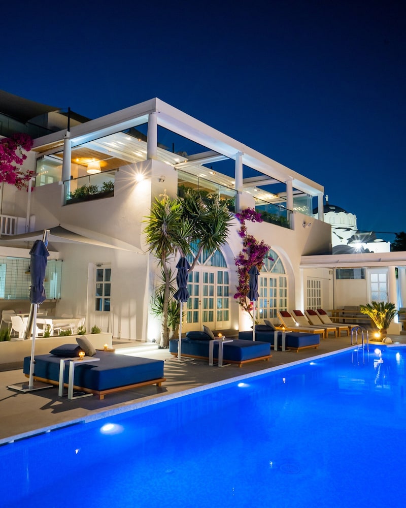 Aressana Spa Hotel & Suites - Small Luxury Hotels of the World — Swimming pool in Karterados, South Aegean