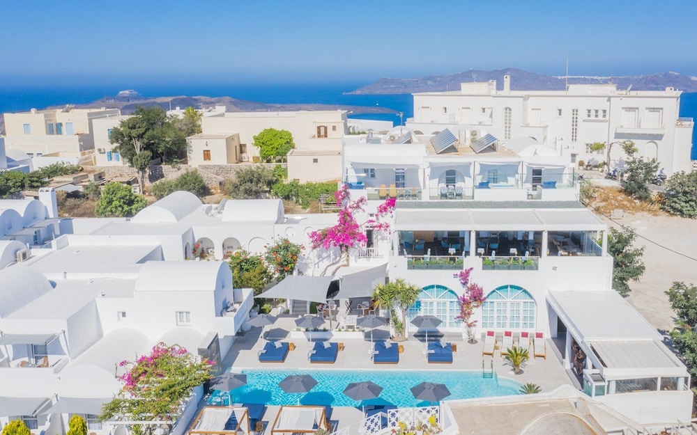 Aressana Spa Hotel & Suites - Small Luxury Hotels of the World — Swimming pool in Karterados, South Aegean