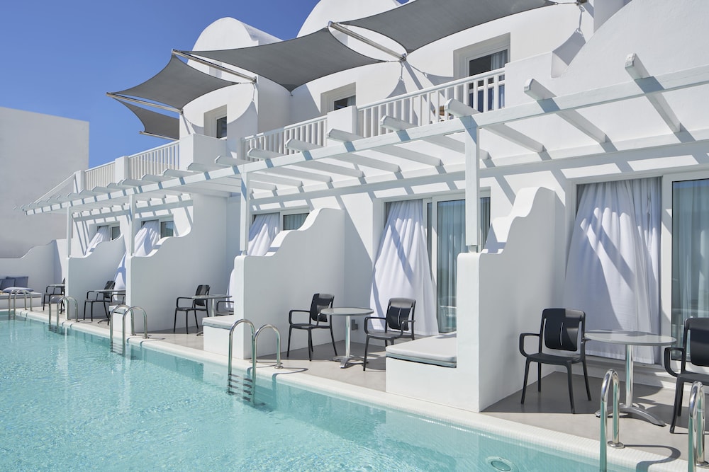 Aressana Spa Hotel & Suites - Small Luxury Hotels of the World — Hotel building in Karterados, South Aegean