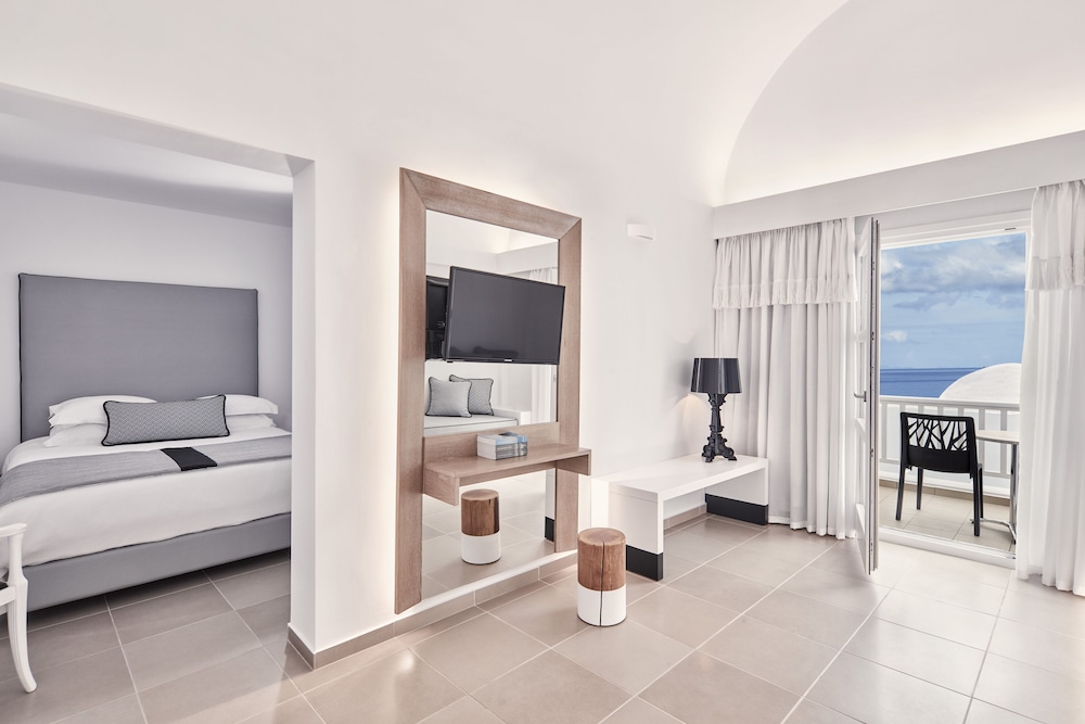 Aressana Spa Hotel & Suites - Small Luxury Hotels of the World — Hotel rooms in Karterados, South Aegean