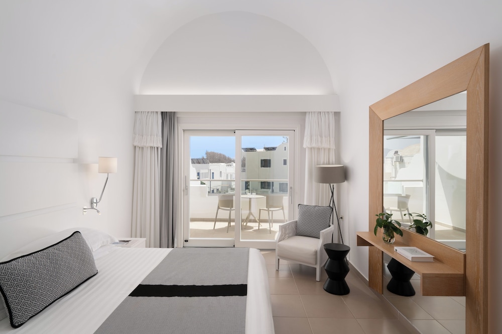 Aressana Spa Hotel & Suites - Small Luxury Hotels of the World — Hotel rooms in Karterados, South Aegean
