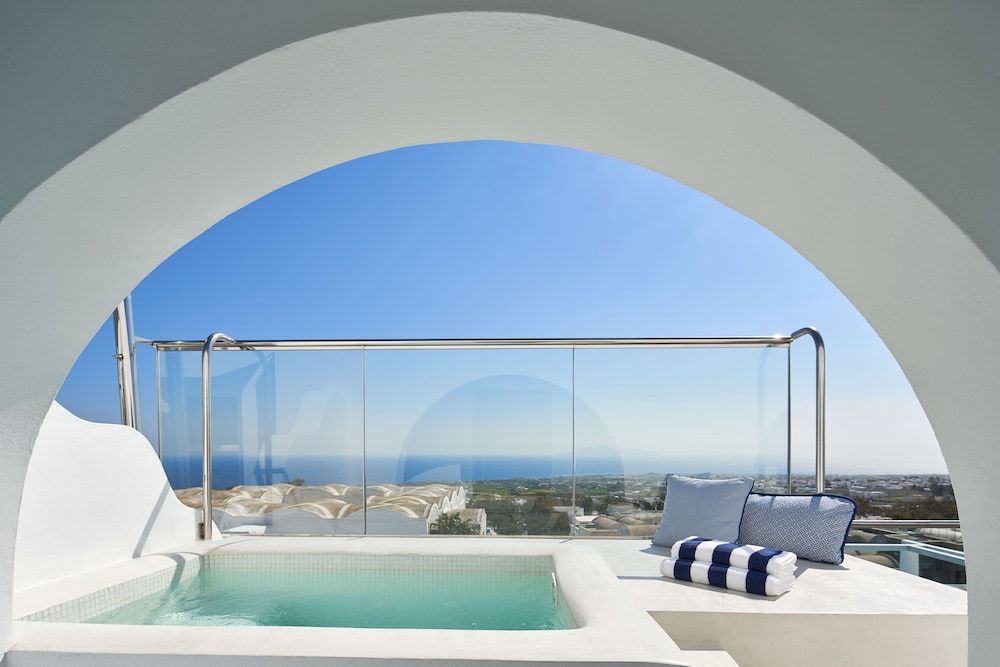 Aressana Spa Hotel & Suites - Small Luxury Hotels of the World — Swimming pool in Karterados, South Aegean