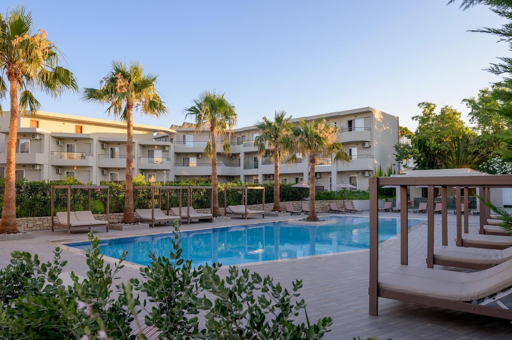 Zeus Hotels YDORIA RESORT - All Inclusive — Pool in Rethymnon